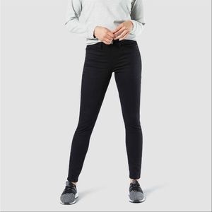 DENIZEN by Levi’s Woman’s High-Rise Black Skinny Jeans
